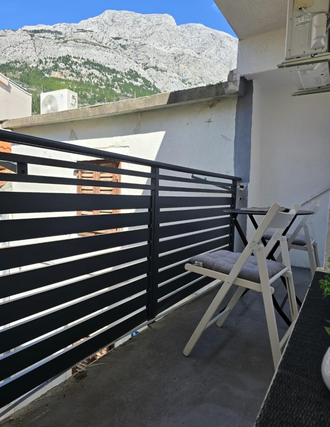 Private Bedroom With Bathroom Baška Voda Eksteriør billede